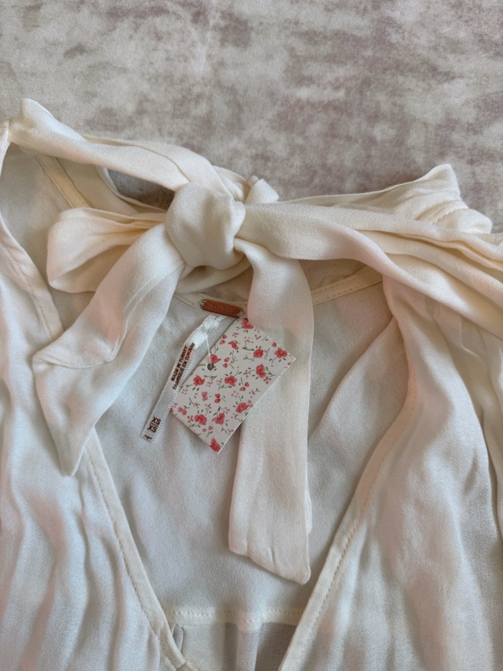 Free People Cream Sheer Tie Neck Blouse XS Boho Flowy Sleeveless Top - Picture 4 of 8